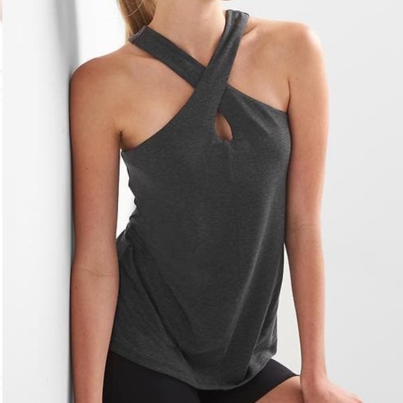 GapFit Keyhole Breathe Tank NWOT - Picture 2 of 5